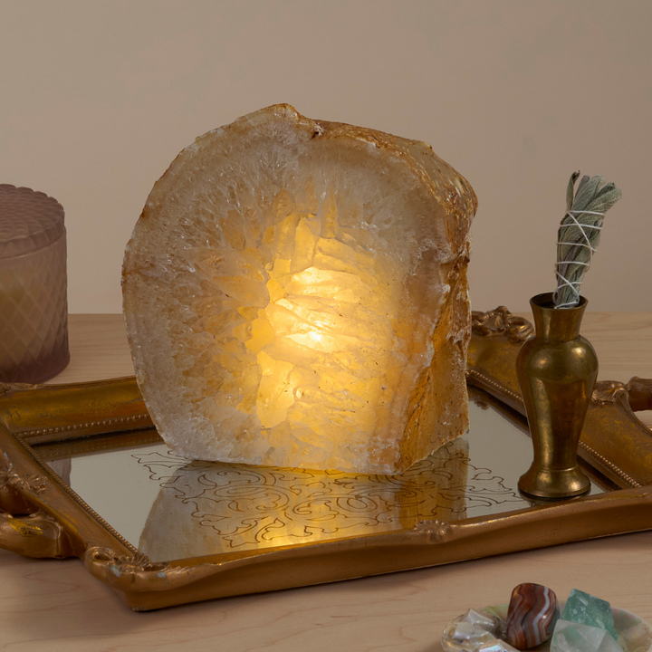 Agate Natural Light
