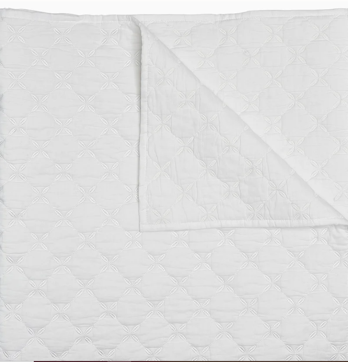 Layla White Quilt 110 X 92
