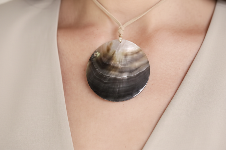 Opalescent Shell 18K Necklace Set