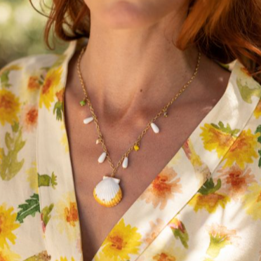 White Shell With Drops And Beads Necklace