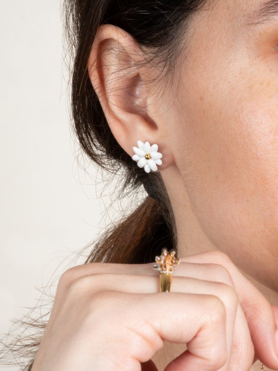 Big Daisy stud earrings