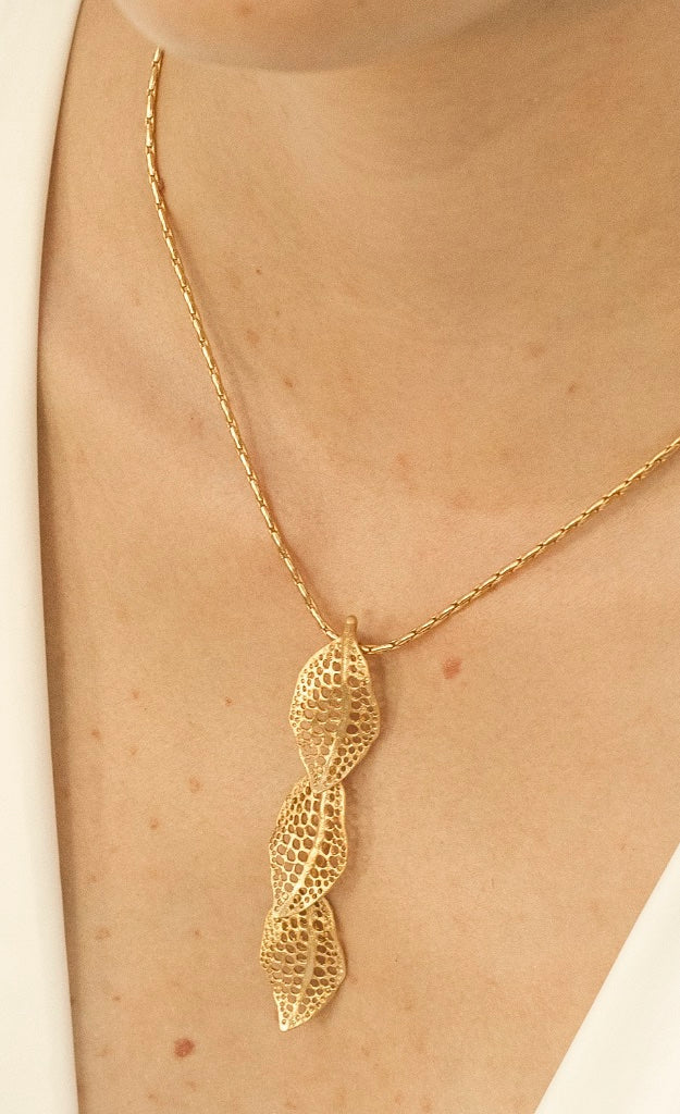 Domino in Lapis Necklace