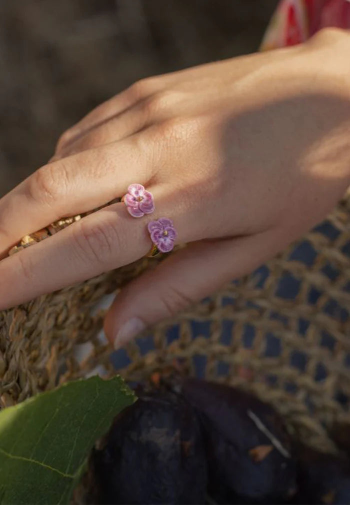 Figs And Flowers Pansies Face To Face Ring